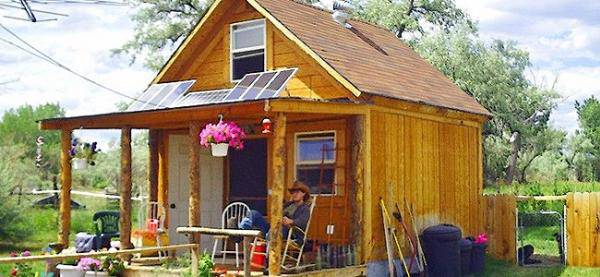 construire une cabane à l'énergie solaire