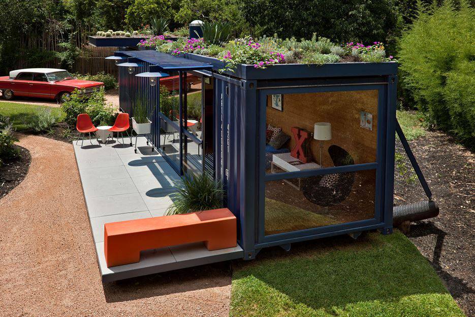 Container Guest House - Green Roof