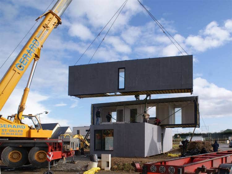 Eco-Friendly Crossbox House by CG Architectes Building