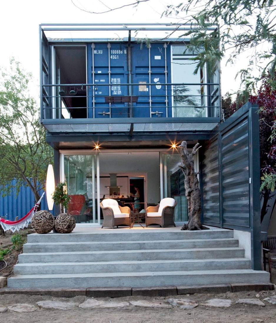 Shipping Container House in El Tiemblo Porch