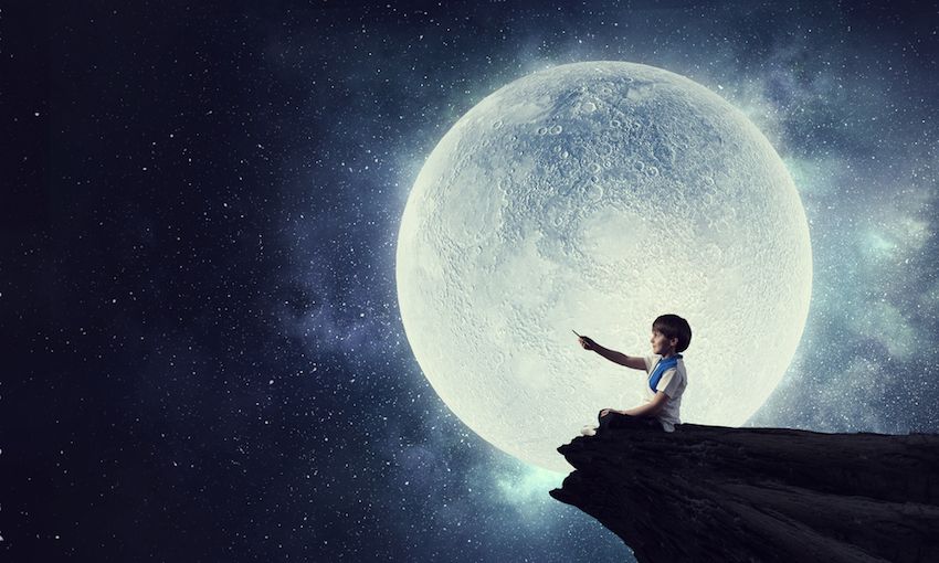 Les enfants et la pleine lune