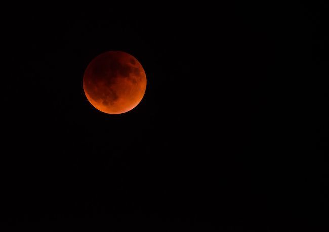 éclipse lunaire totale et la super lune de sang en janvier 2019