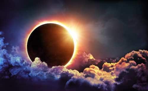 éclipse solaire de la nouvelle Lune