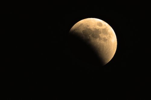 signifie l'éclipse lunaire de pleine lune du 16 juillet