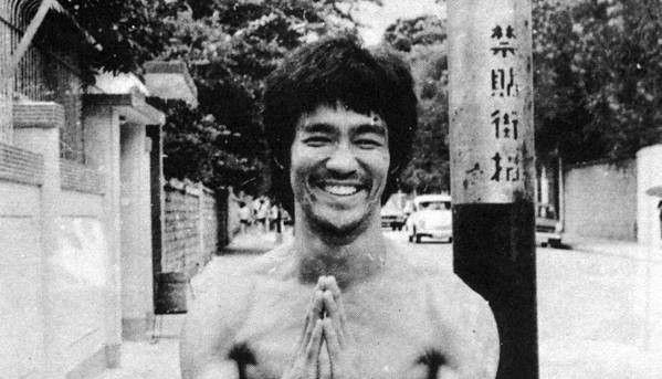 Bruce Lee -Sois comme l'eau