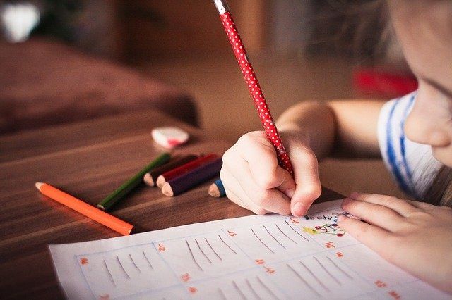 quitte l'éducation traditionnelle