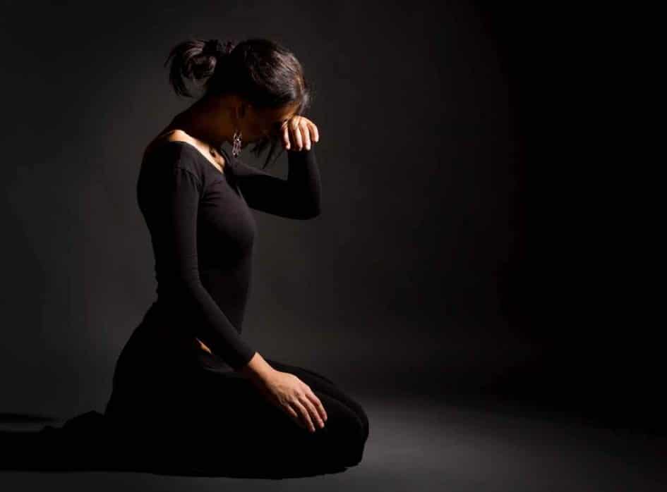 Comment réconforter au mieux une personne en deuil